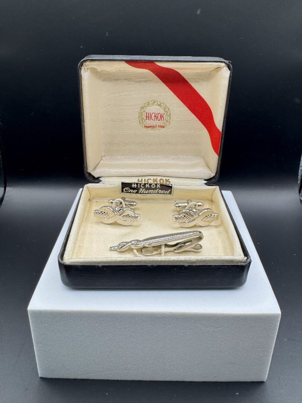 Vintage Hickok Cufflinks Tie Clip Set Silver Tone w Box